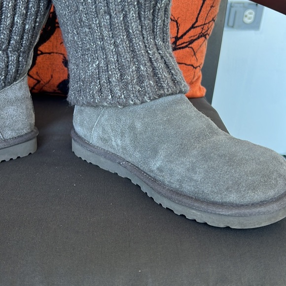 Woven Style UGG Boots! - Picture 4 of 11